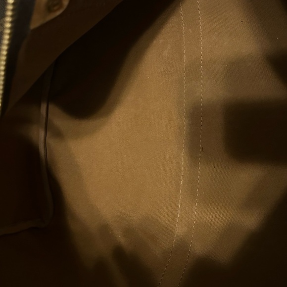 Louis Vuitton Keepall 50 Authentic Monogram Travel Boston Bag in Good Condition - Picture 8 of 16